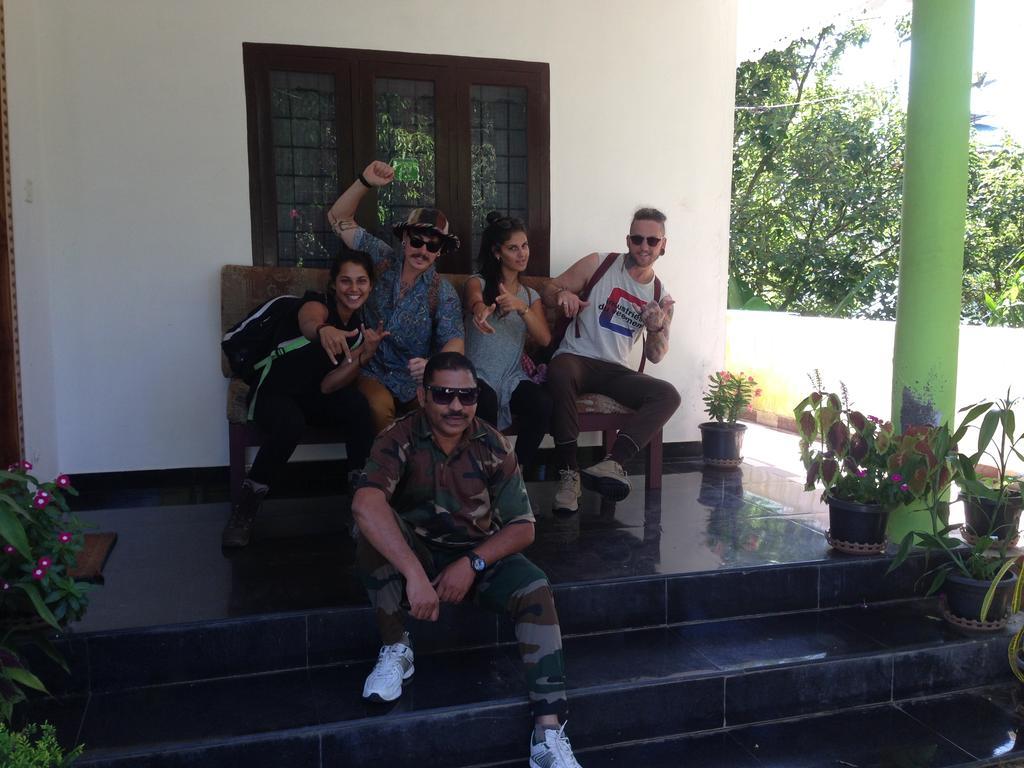 Green Leaf Home Stay Thekkady Δωμάτιο φωτογραφία